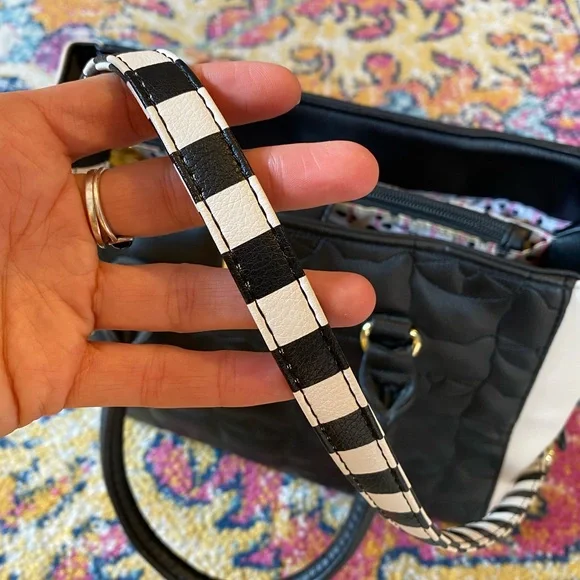 ❌SOLD🏷️Luv Betsey Johnson Kitty Cat Quilted Black And White Vegan Crossbody Bag - Picture 6 of 13